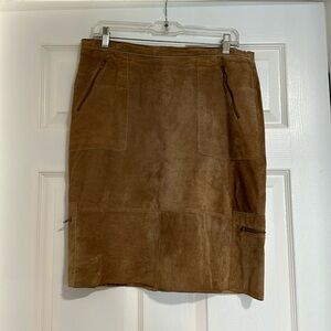 Chico’s suede skirt lined and 4 zipper pockets
